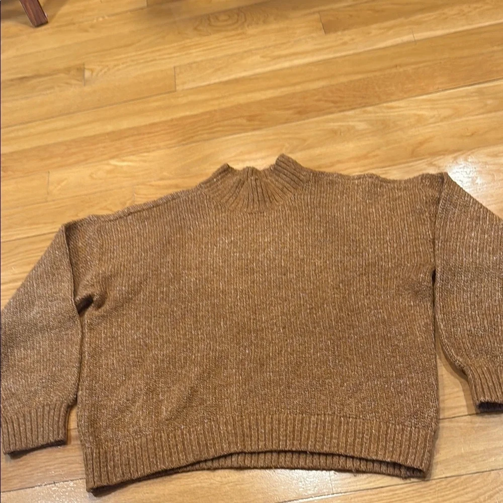 Old navy kid mock neck sweater size xlarge (14/16).